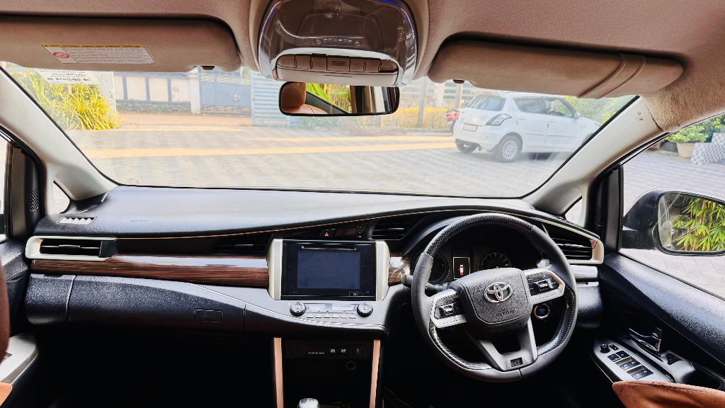 Used Cars in Trivandrum, Kerala - TOYOTA INNOVA CRYSTA 2.8 Z AT