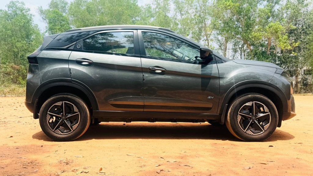 Used Cars in Trivandrum, Kerala - TATA NEXON. EV LR EMP
