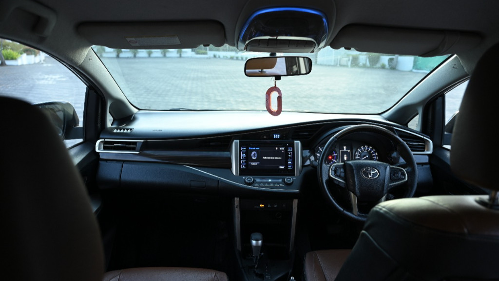Used Cars in Trivandrum, Kerala - TOYOTA INNOVA CRYSTA 2.8 ZX 7S AT 