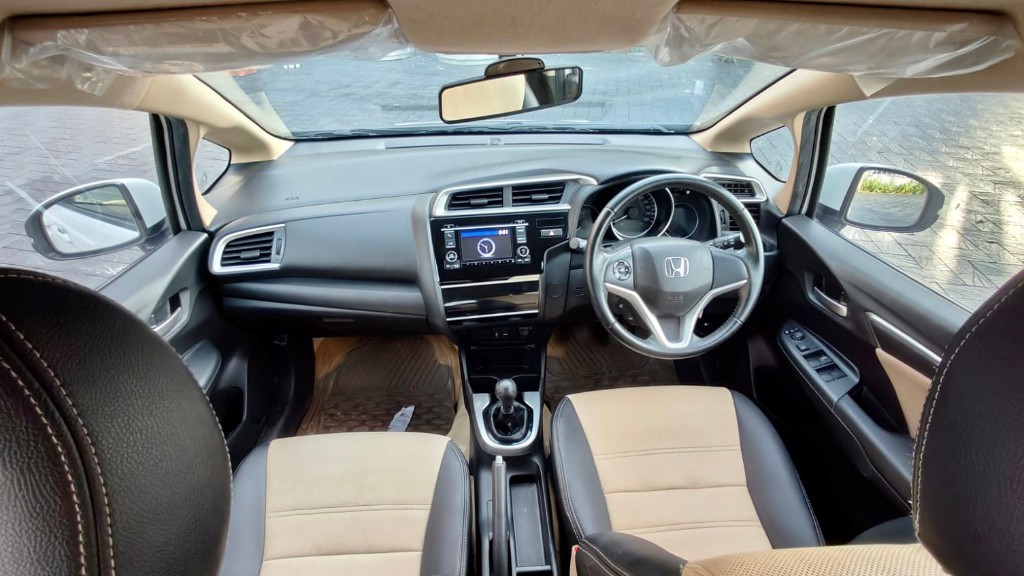 Used Cars in Trivandrum, Kerala - HONDA JAZZ 1.2 V MT (I-VTEC) E IV