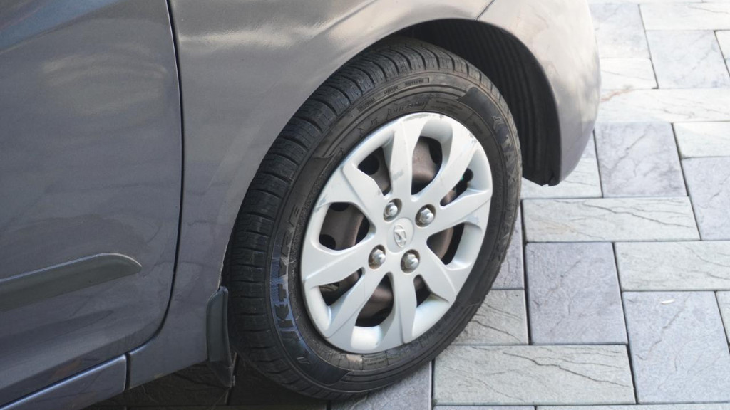 Used Cars in Trivandrum, Kerala - HYUNDAI EON SPORTZ BSIV