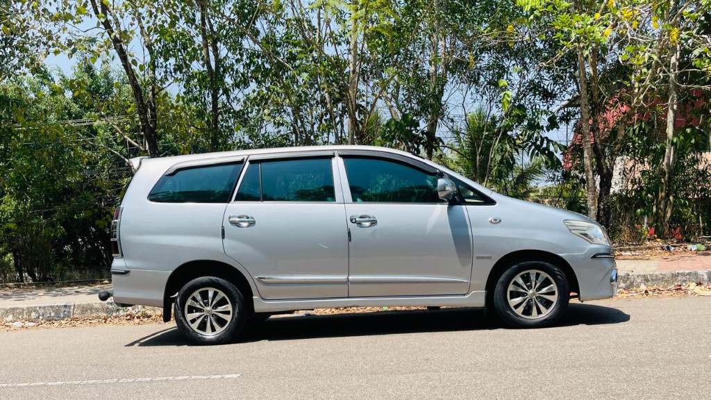 Used Cars in Trivandrum, Kerala - TOYOTA INNOVA 2.5 GX (E4) 7S