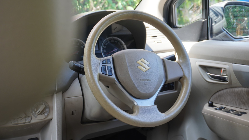 Used Cars in Trivandrum, Kerala - MARUTI SUZUKI ERTIGA ZXI BSIV 