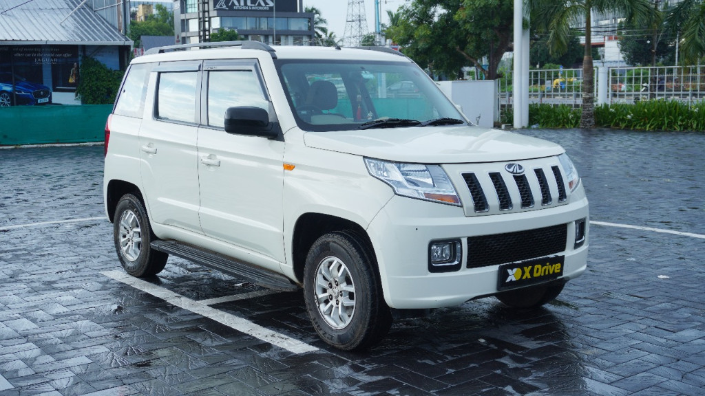 Used Cars in Trivandrum, Kerala - MAHINDRA TUV300 T8 mhawk 100 WHITE