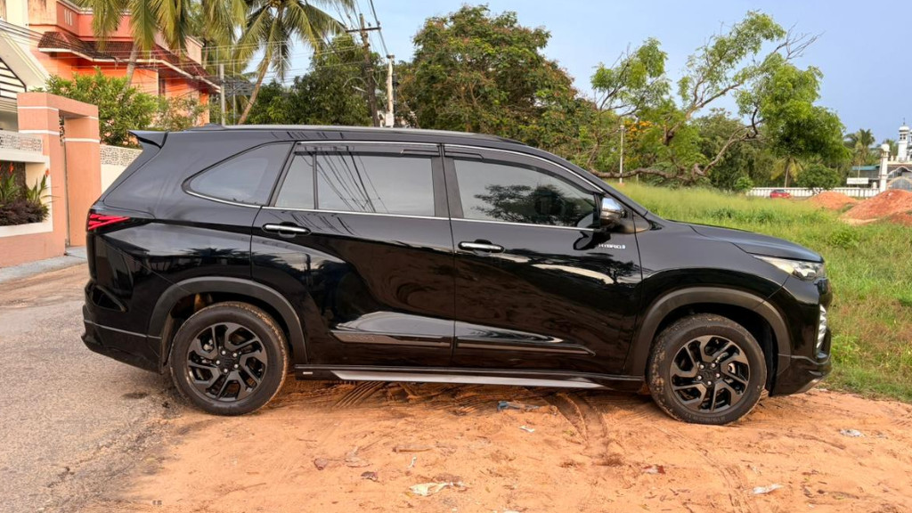 Used Cars in Trivandrum, Kerala - MARUTI SUZUKI INVICTO STRONG HYBRID ALPHA +7S