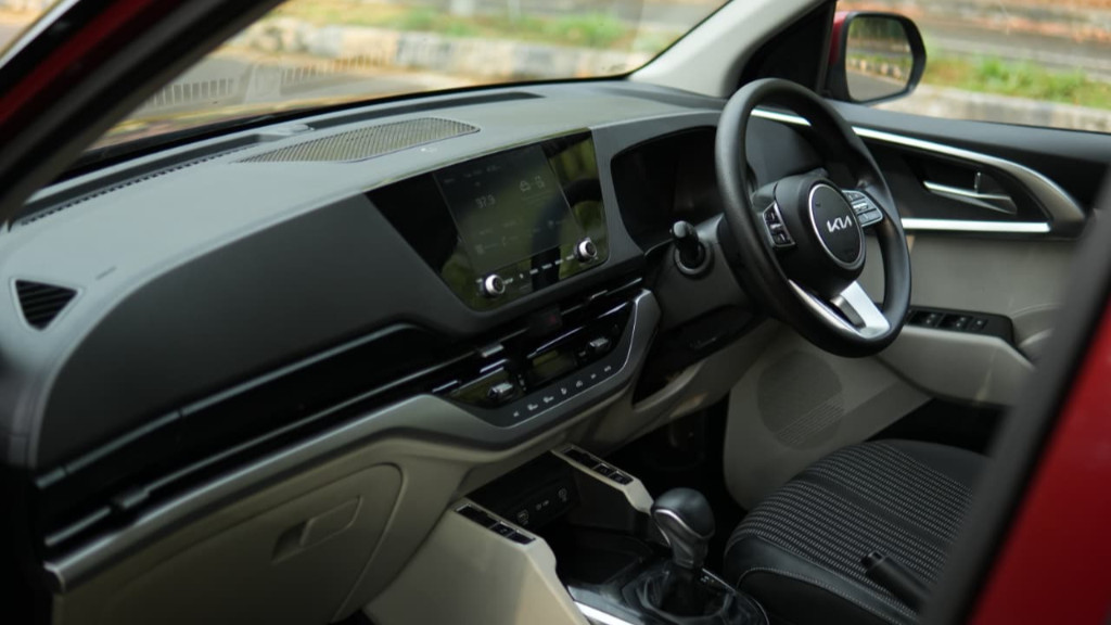 Used Cars in Trivandrum, Kerala - KIA CARENS G1.5 T DCT PRESTIGE PLUS 7