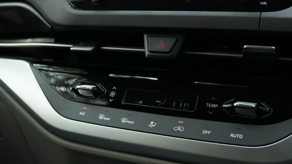 Used Cars in Trivandrum, Kerala - KIA CARENS G1.5 T DCT PRESTIGE PLUS 7