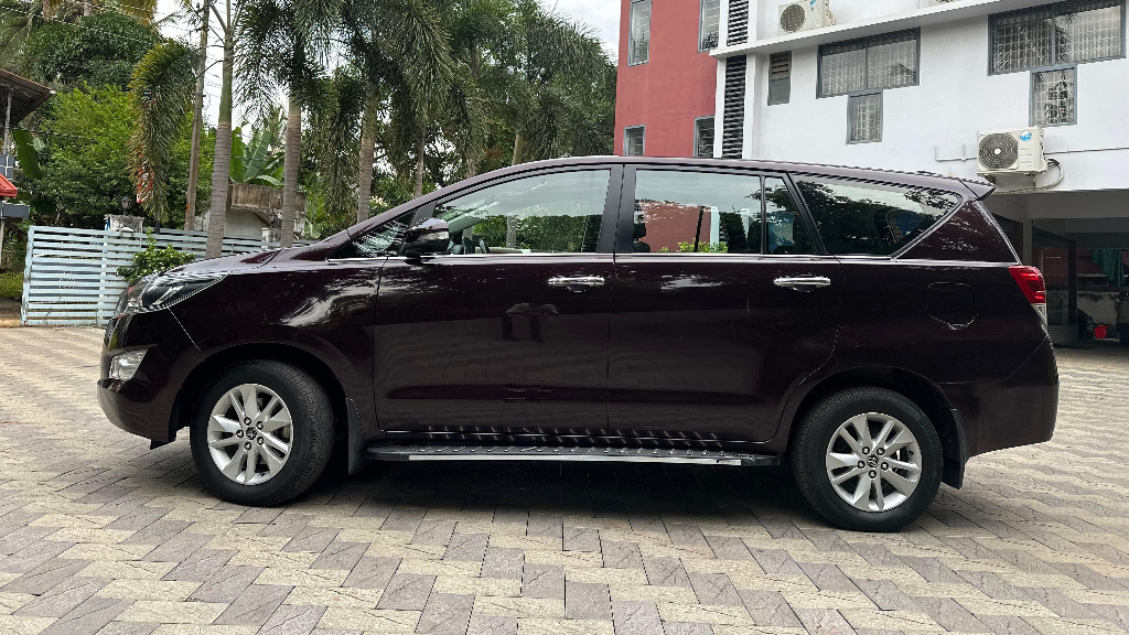 Used Cars in Trivandrum, Kerala - TOYOTA INNOVA CRYSTA 2.7 V