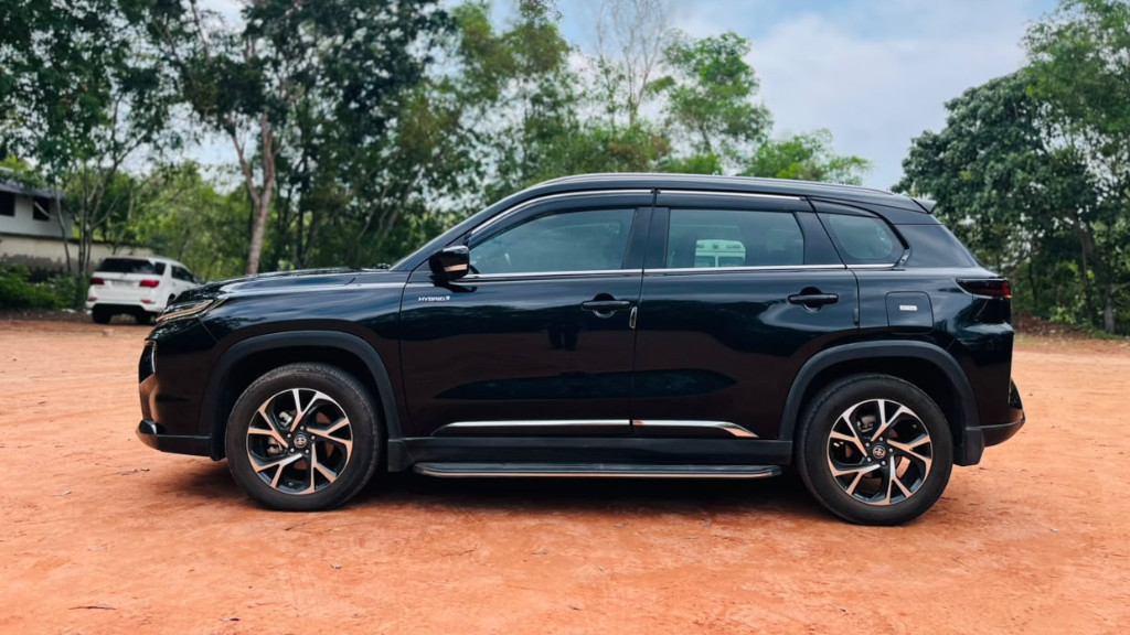 Used Cars in Trivandrum, Kerala - TOYOTA URBAN CRUISER HYRYDER V HYBRID