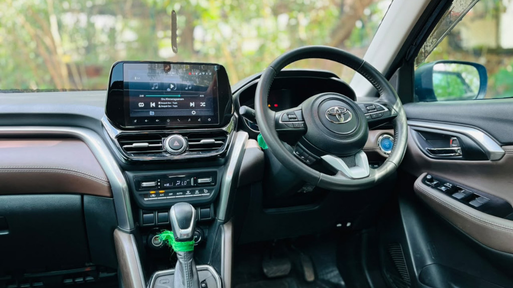 Used Cars in Trivandrum, Kerala - TOYOTA URBAN CRUISER HYRYDER V HYBRID