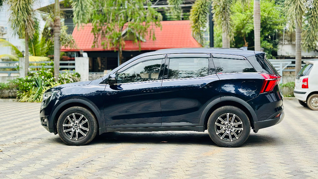 Used Cars in Trivandrum, Kerala - Mahindra XUV700 AX7 Diesel AT 7 STR