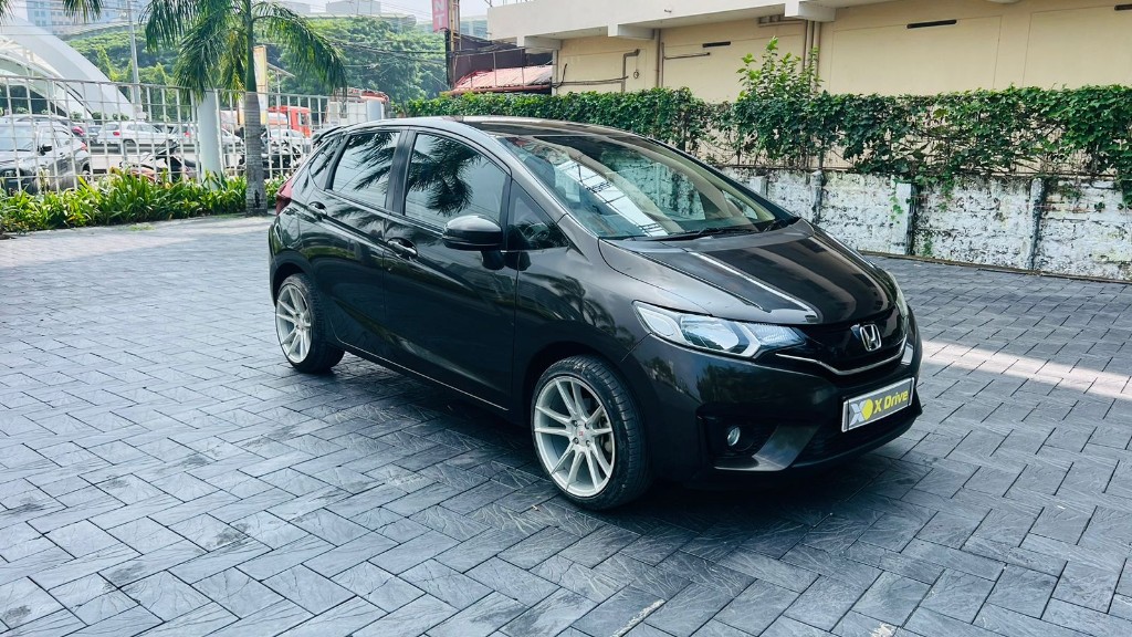 Used Cars in Trivandrum, Kerala - HONDA JAZZ 1.2 V CVT (I-VTEC)B