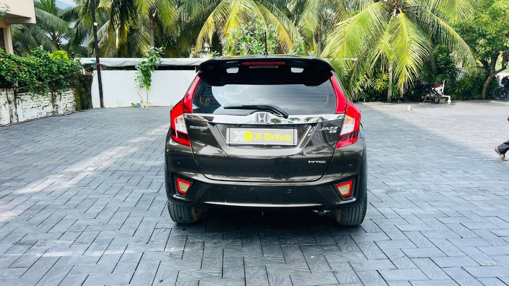 Used Cars in Trivandrum, Kerala - HONDA JAZZ 1.2 V CVT (I-VTEC)B