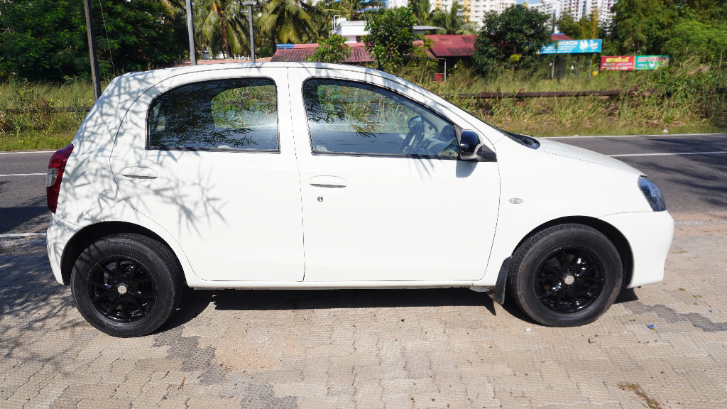 Used Cars in Trivandrum, Kerala - TOYOTA ETIOS LIVA 