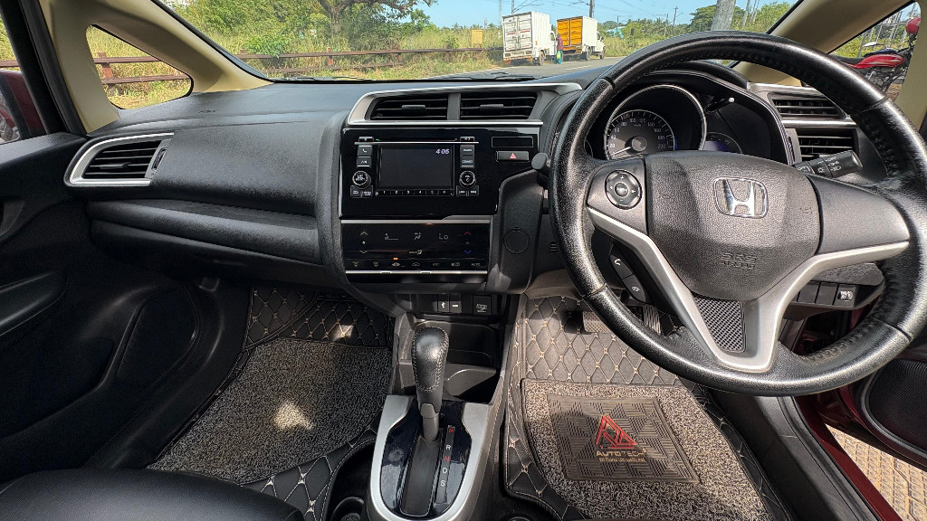 Used Cars in Trivandrum, Kerala - HONDA JAZZ 1.2 V CVT IVTEC
