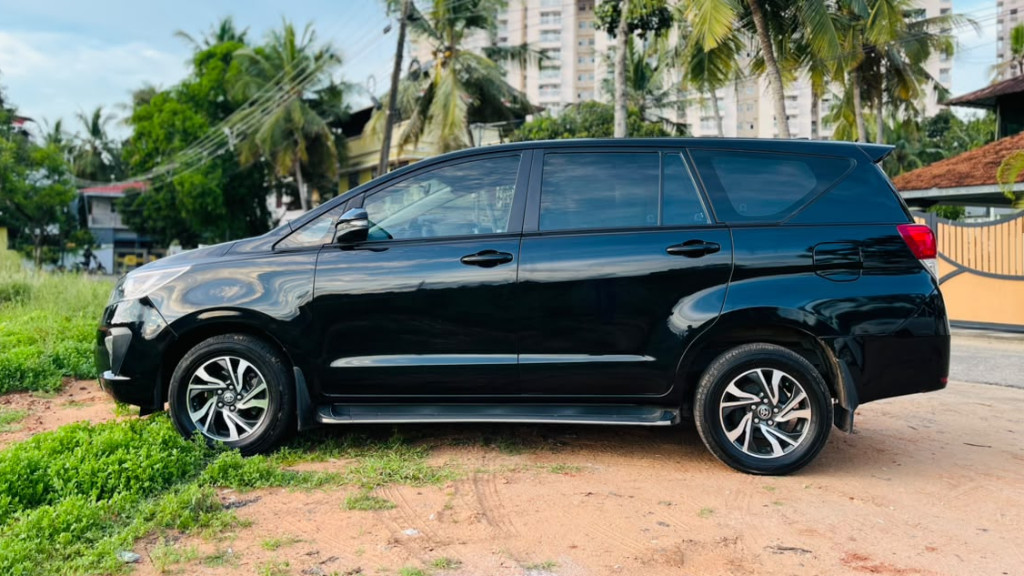 Used Cars in Trivandrum, Kerala - TOYOTA INNOVA CRYSTA 2.4 GX AUTOMATIC BS6