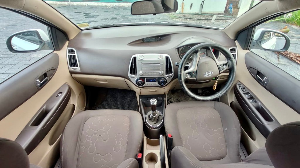 Used Cars in Trivandrum, Kerala - HYUNDAI i20 Sportz