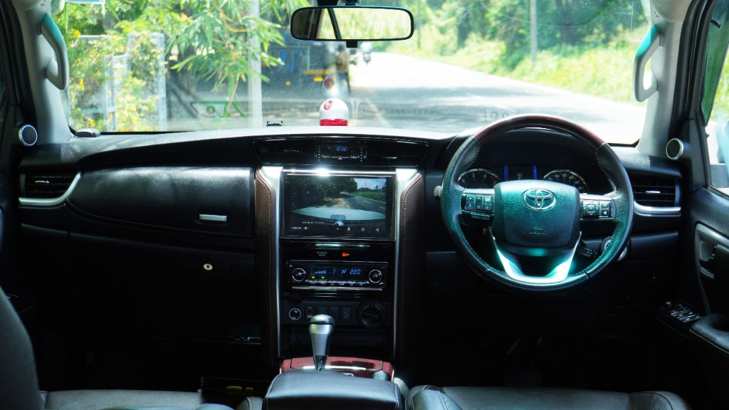 Used Cars in Trivandrum, Kerala - Toyota Fortuner Sigma 4*4 AT(Bs IV)