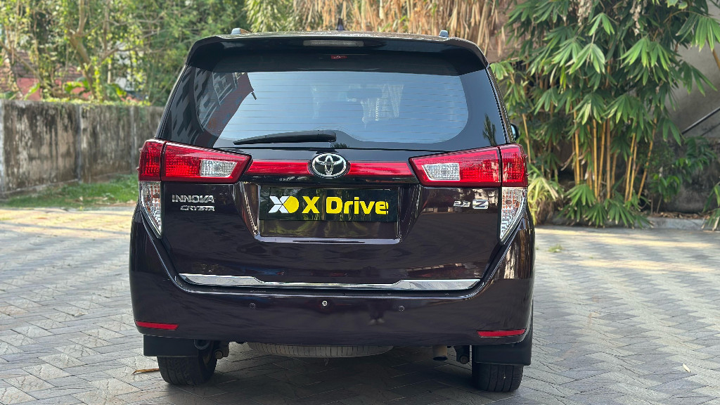 Used Cars in Trivandrum, Kerala - Toyota Innova Crysta 2.8 GX AT 8 STR