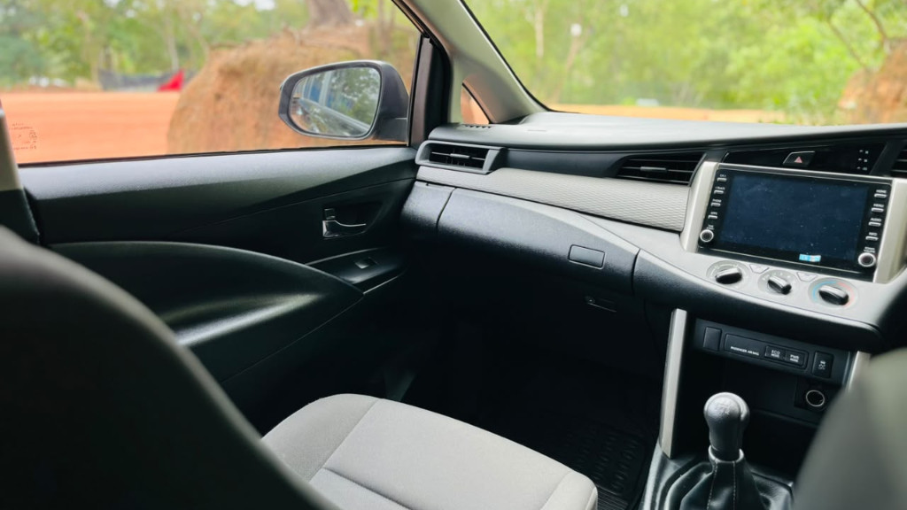 Used Cars in Trivandrum, Kerala - TOYOTA INNOVA CRYSTA 2.4 GX MT