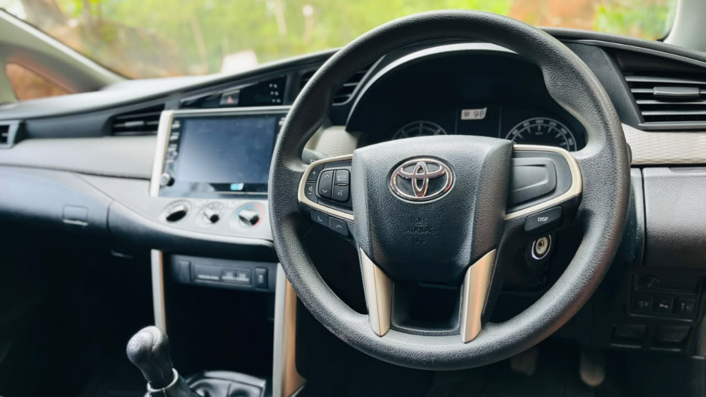 Used Cars in Trivandrum, Kerala - TOYOTA INNOVA CRYSTA 2.4 GX MT