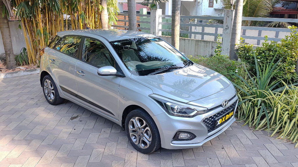 Used Cars in Trivandrum, Kerala - Hyundai i20 1.2 Asta (O) cVT