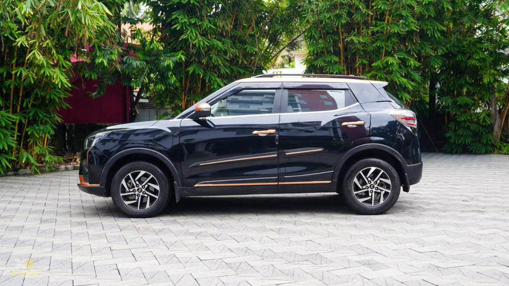 Used Cars in Trivandrum, Kerala - MAHINDRA XUV 400 EL39.4(O)