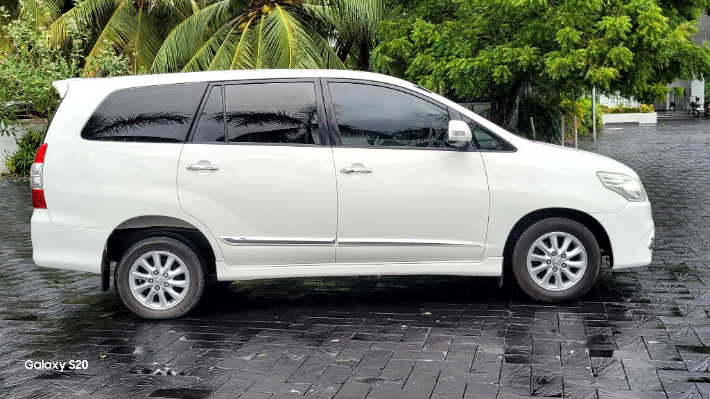 Used Cars in Trivandrum, Kerala - Toyota Innova 2.5 VX(E3) 7S