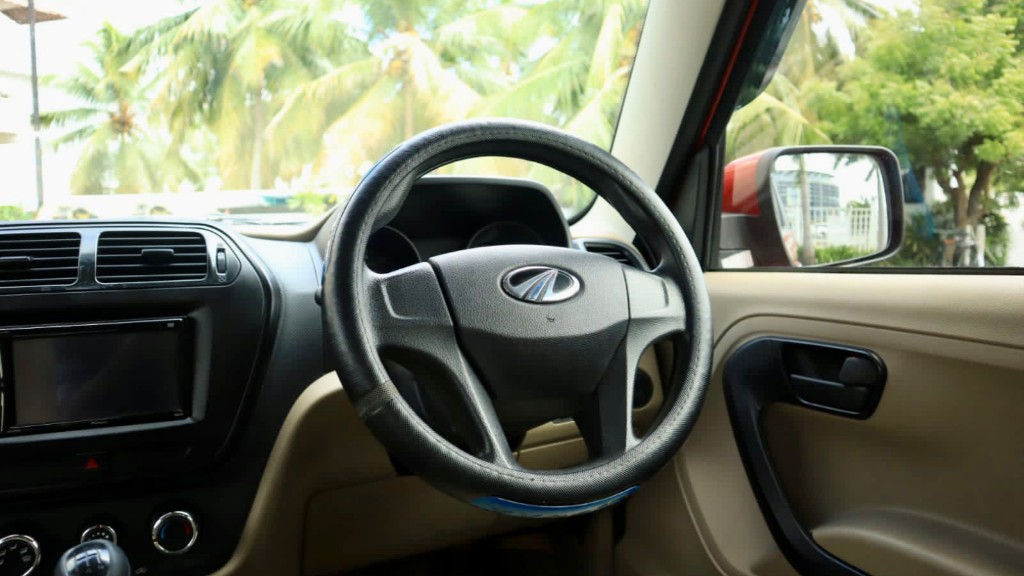 Used Cars in Trivandrum, Kerala - MAHINDRA TUV 300 T4 RED BS4