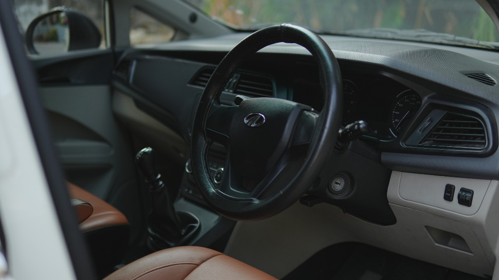 Used Cars in Trivandrum, Kerala - MAHINDRA MARAZZO 8 STR M2