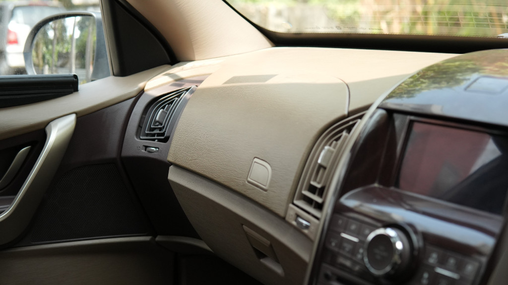 Used Cars in Trivandrum, Kerala - MAHINDRA XUV 500 W6 HAWK AIRBAG 7STR