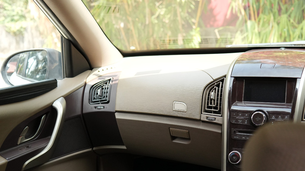 Used Cars in Trivandrum, Kerala - MAHINDRA XUV 500 W6 HAWK AIRBAG 7STR