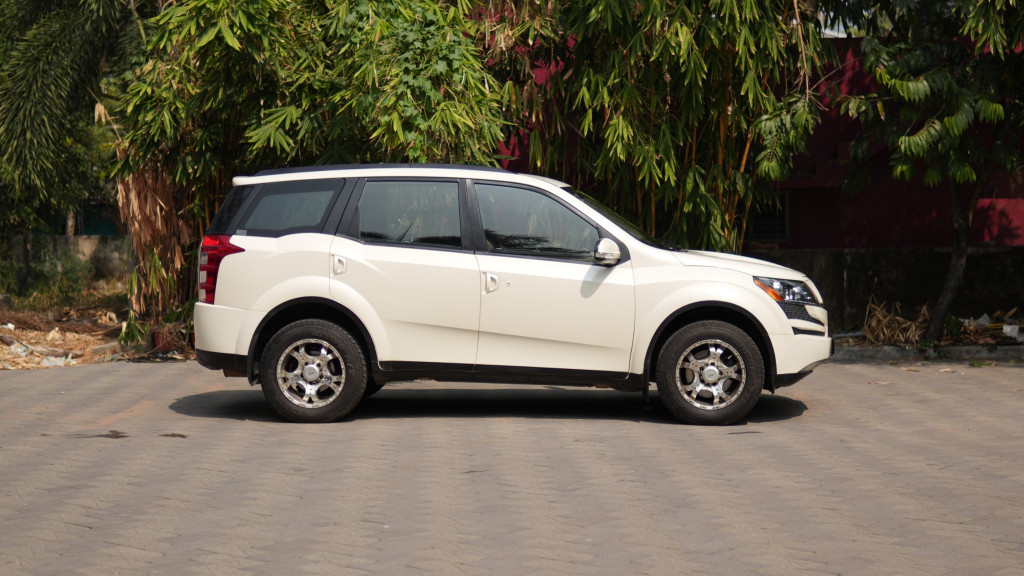 Used Cars in Trivandrum, Kerala - MAHINDRA XUV 500 W6 HAWK AIRBAG 7STR
