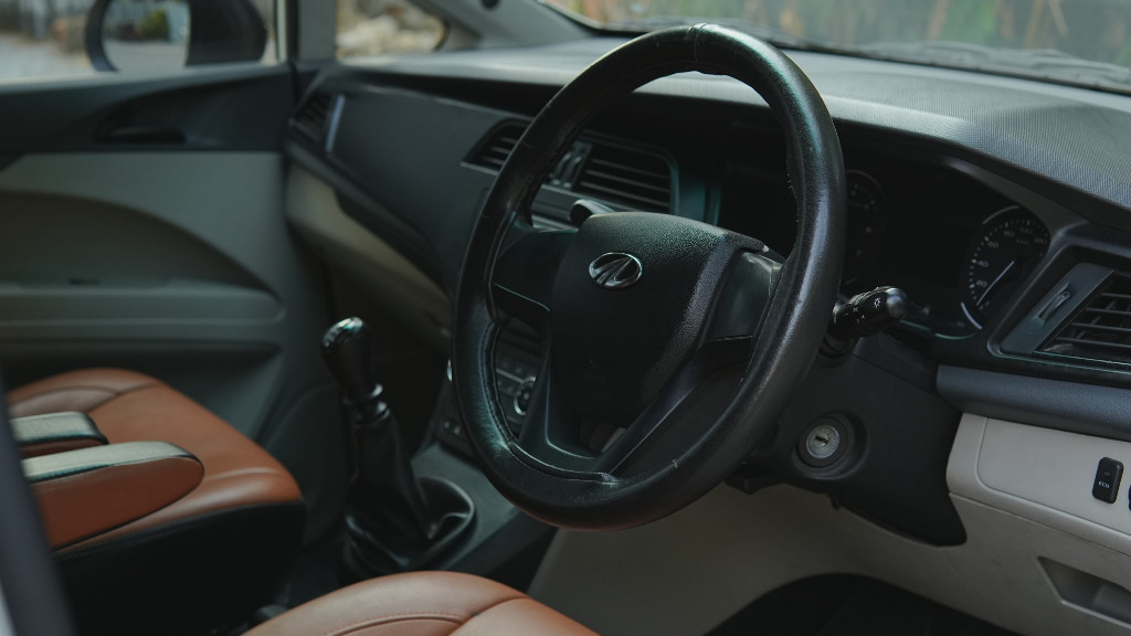 Used Cars in Trivandrum, Kerala - MAHINDRA MARAZZO 8 STR M2