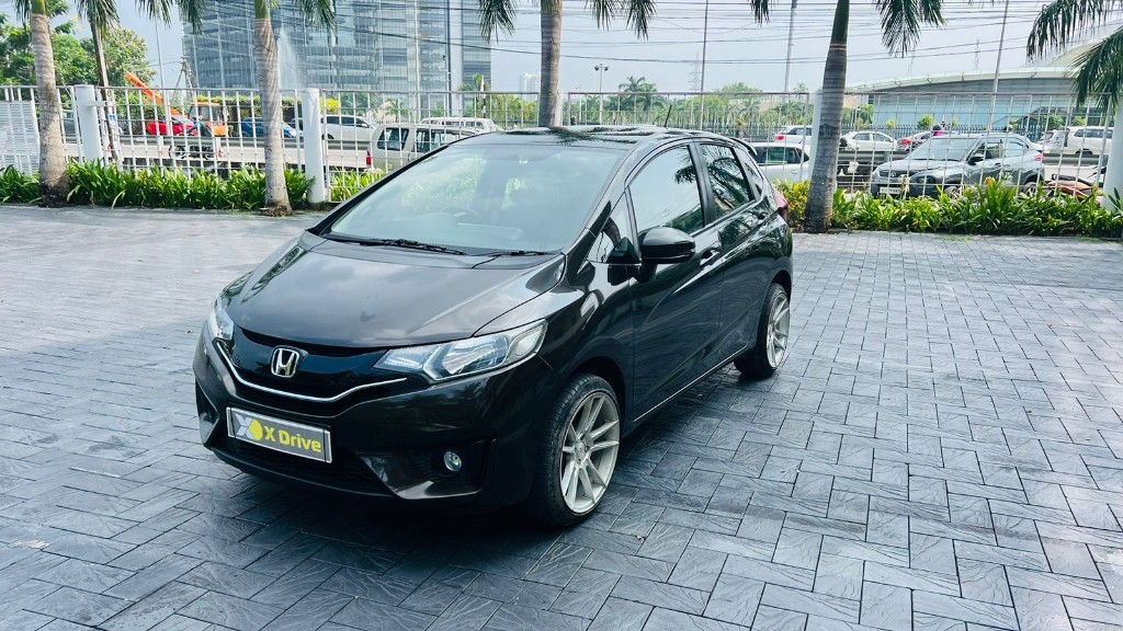 Used Cars in Trivandrum, Kerala - HONDA JAZZ 1.2 V CVT (I-VTEC)B